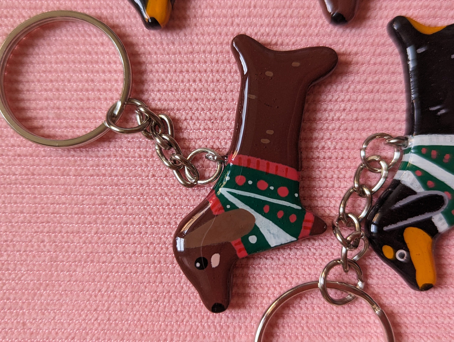 Porte clé teckel pull de Noël