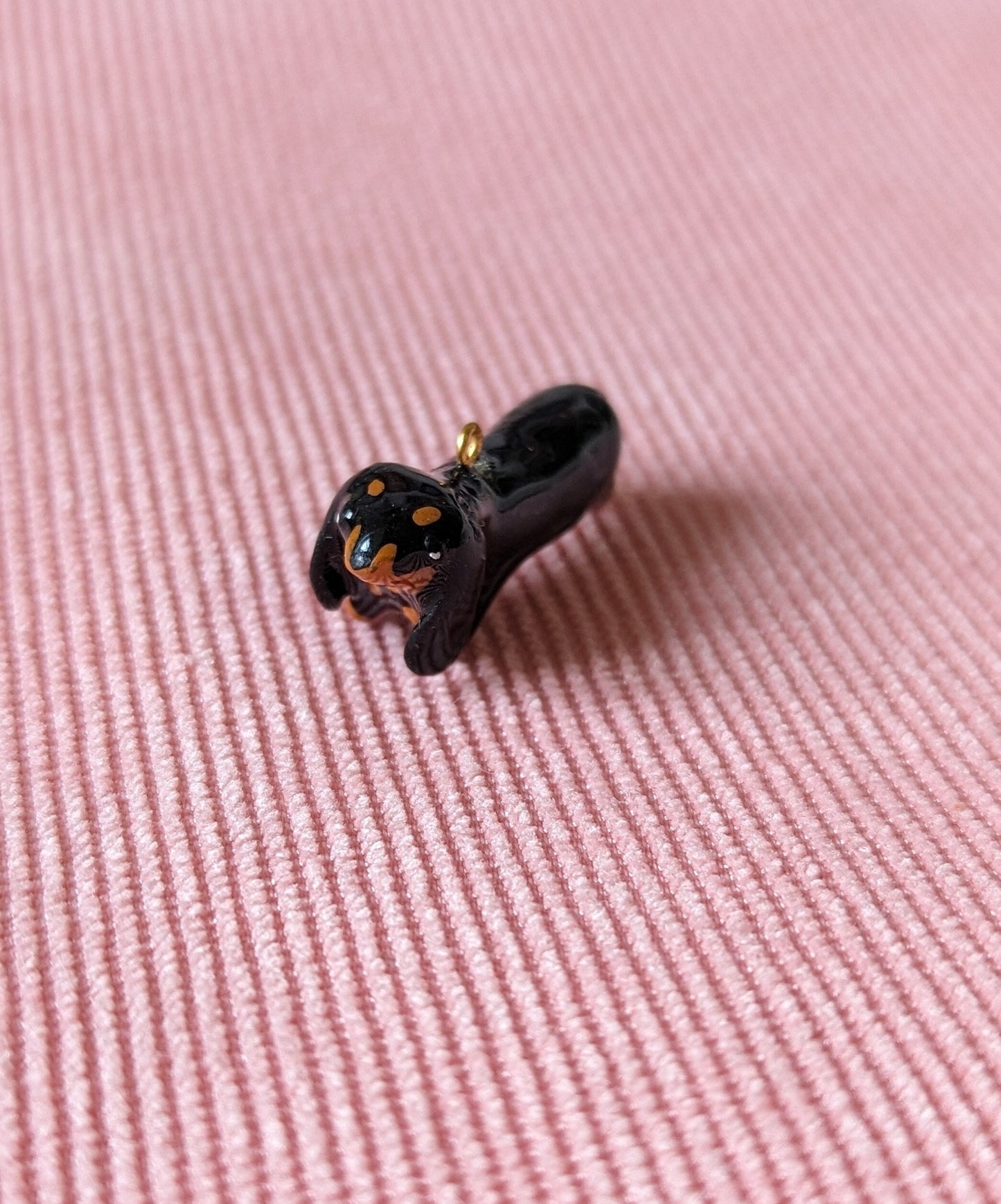 Figurine teckel en pâte fimo