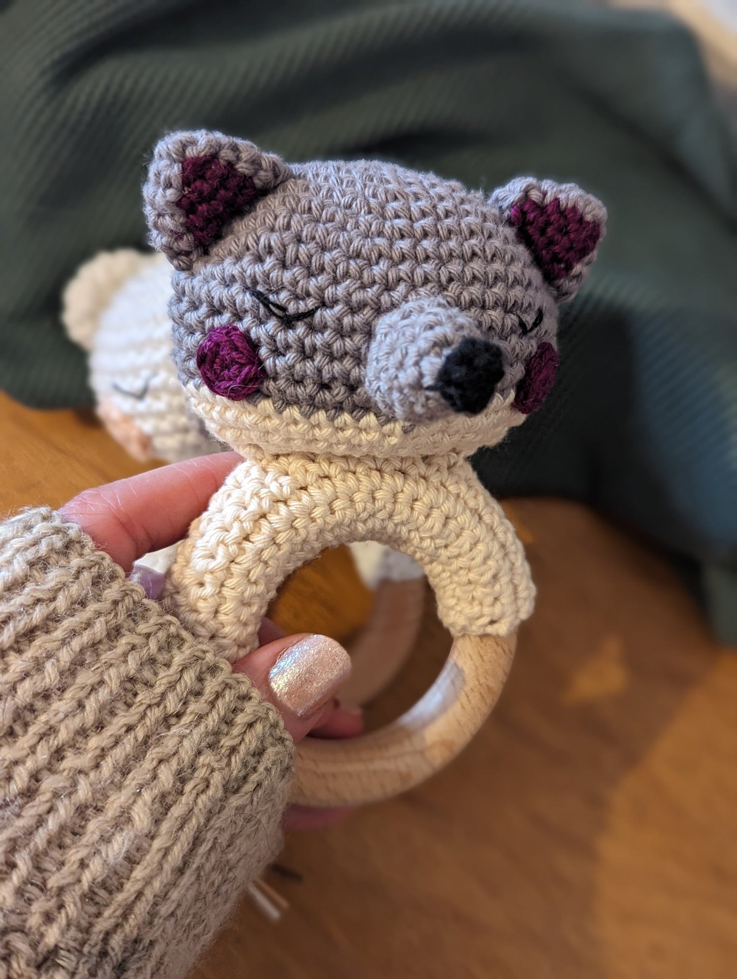 hochet bébé loup ou ours