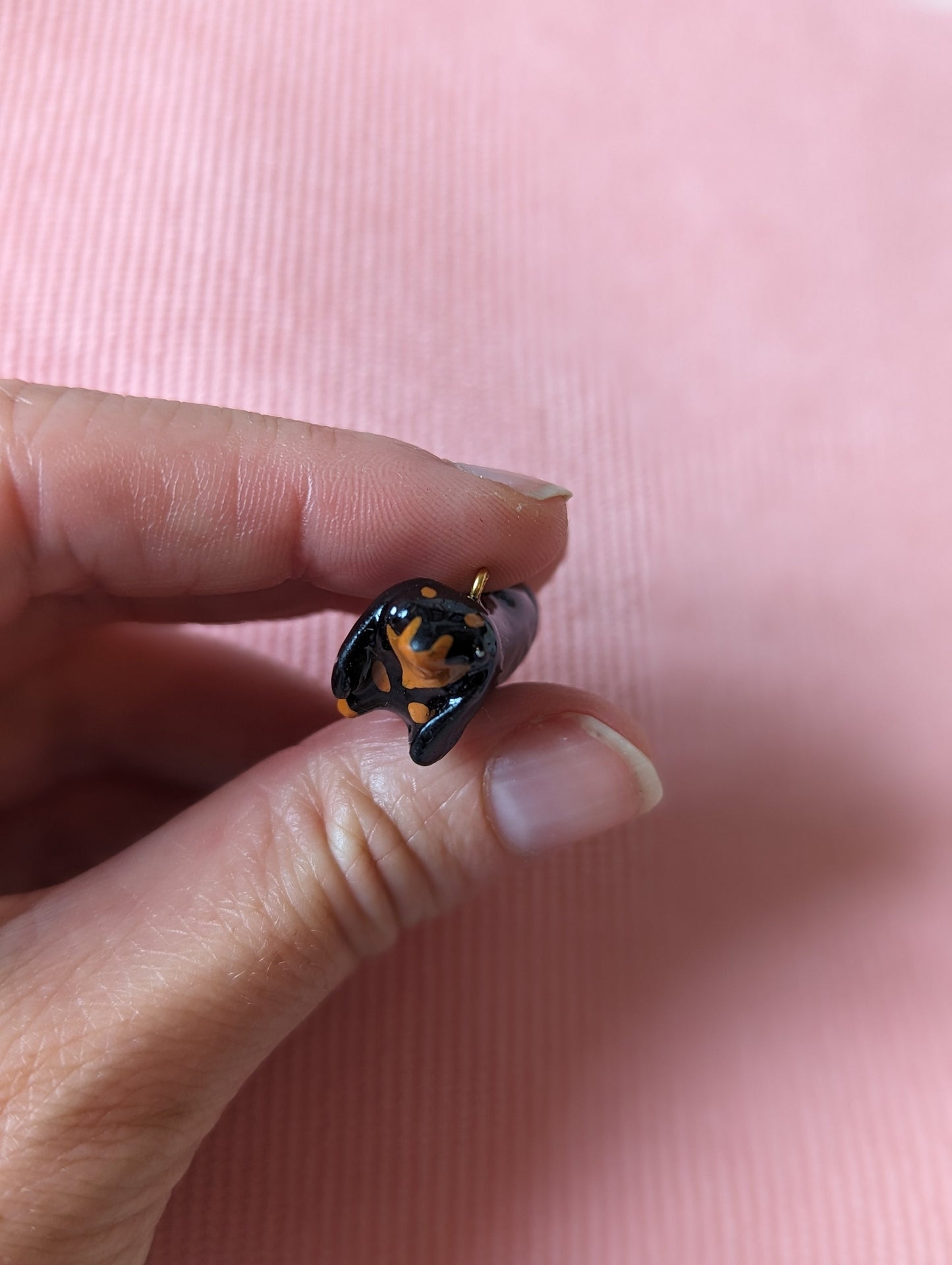 Figurine teckel en pâte fimo