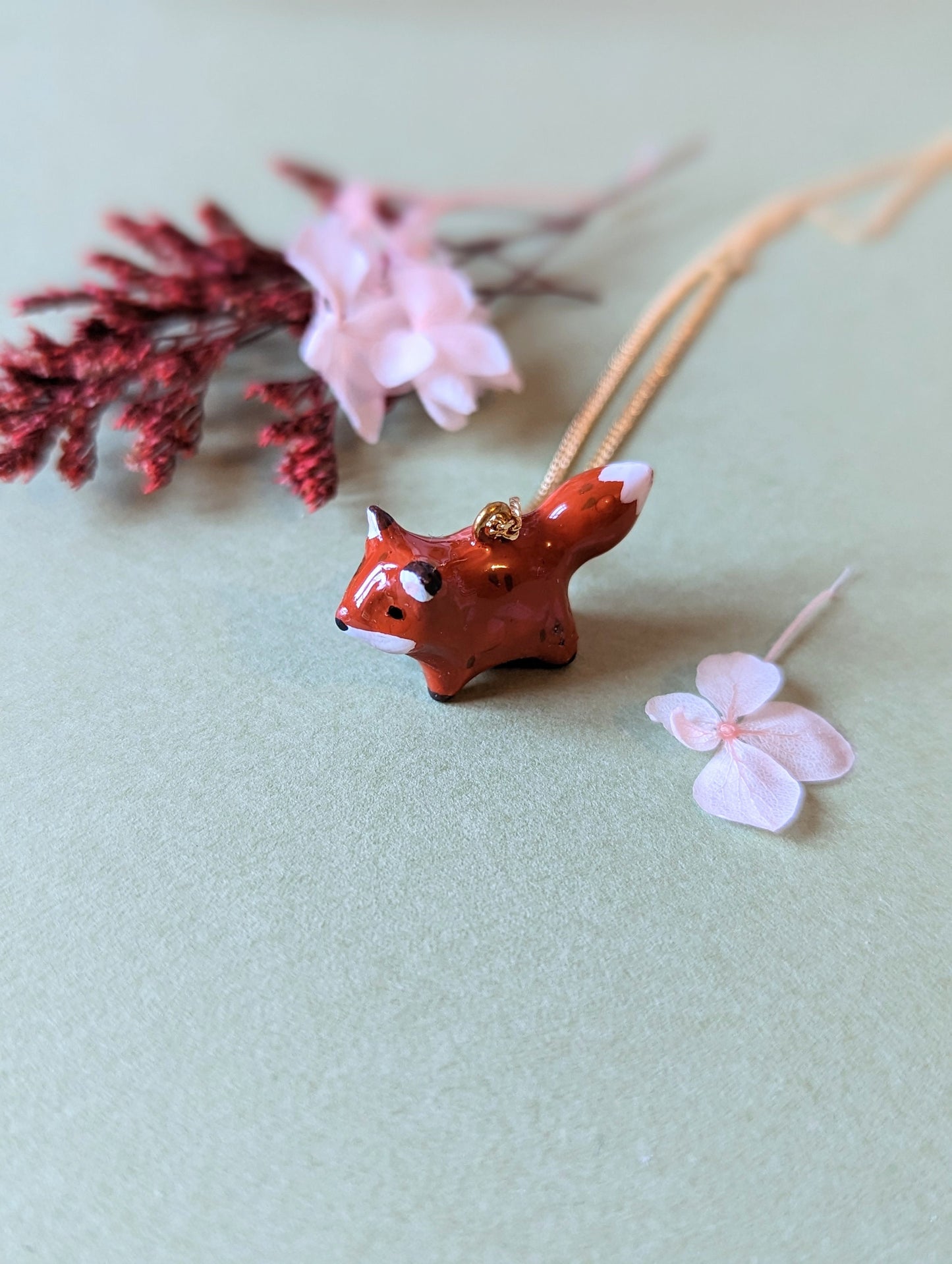 Collier orné d'une petit renard