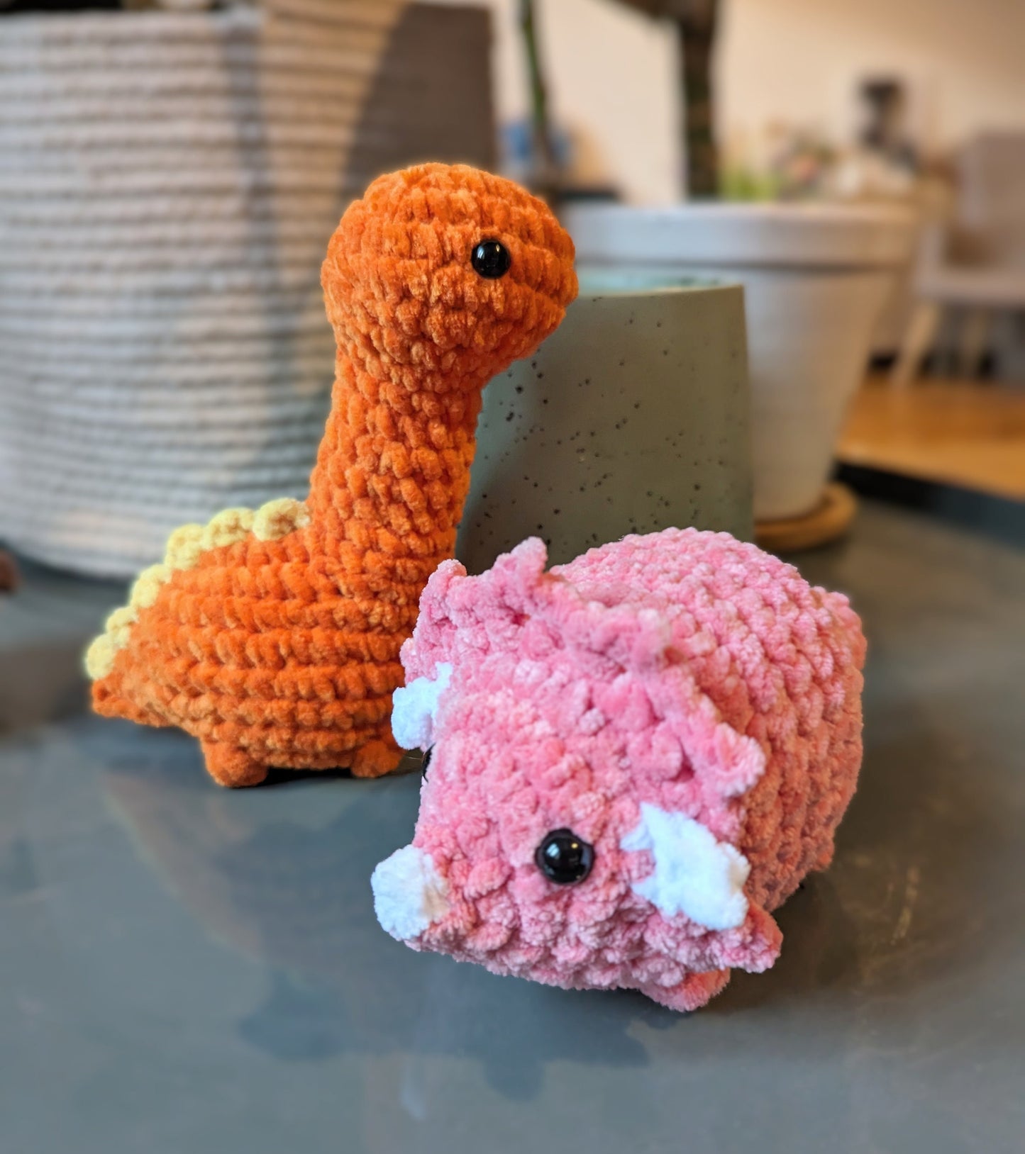 peluche brachiosaure ou triceratops