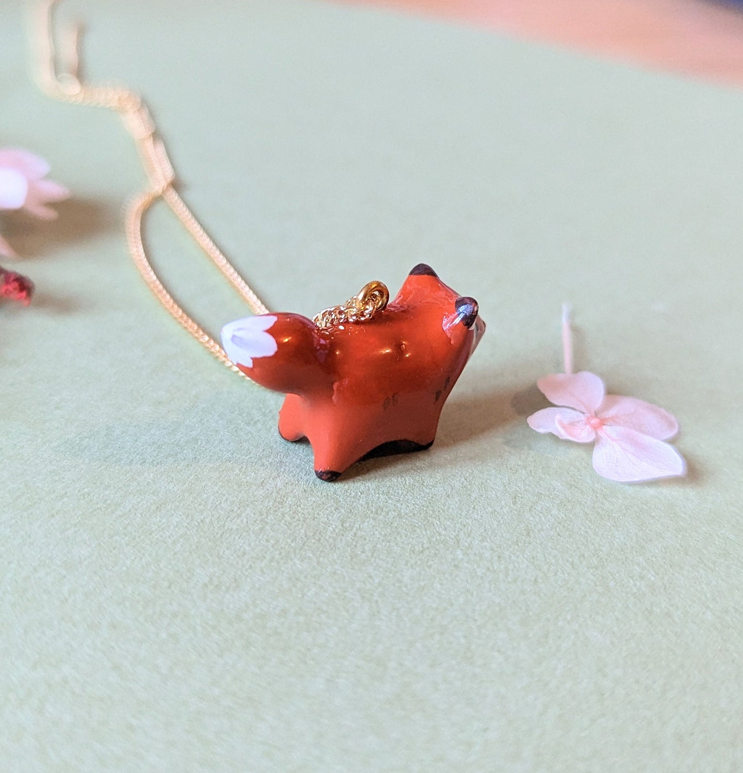 Collier orné d'une petit renard