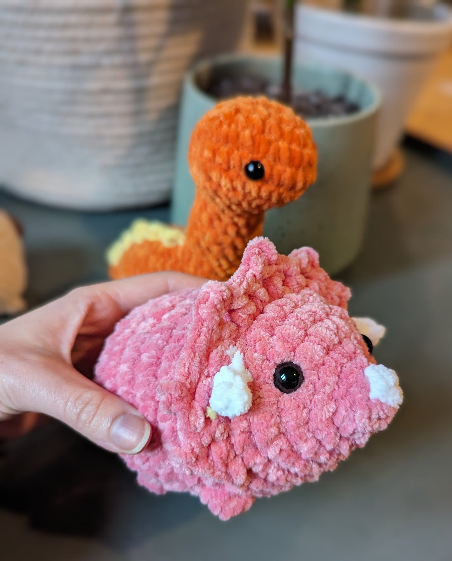 peluche brachiosaure ou triceratops