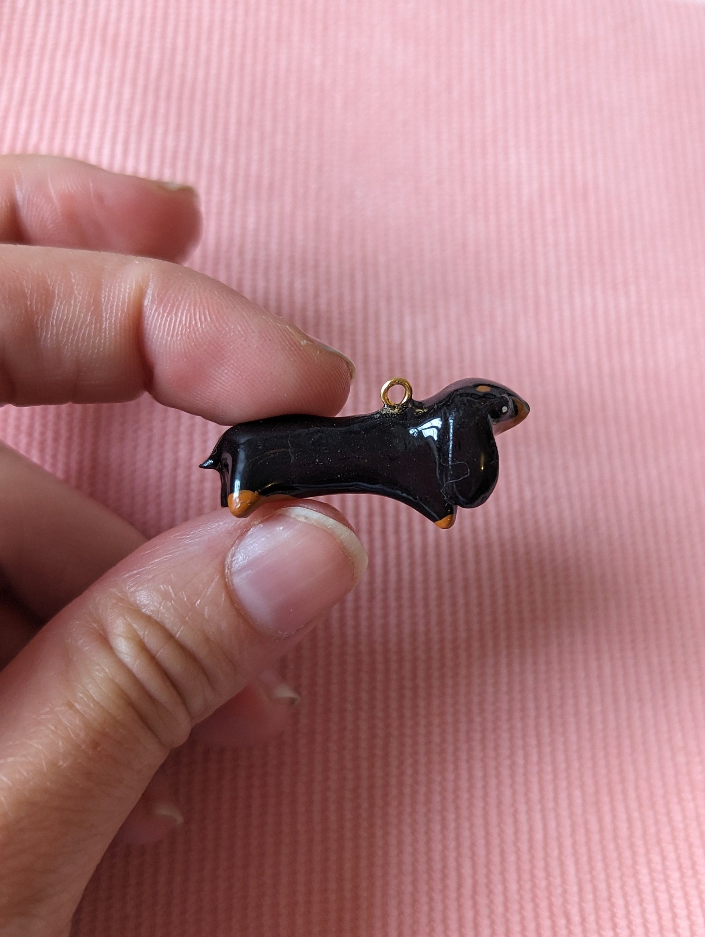 Figurine teckel en pâte fimo
