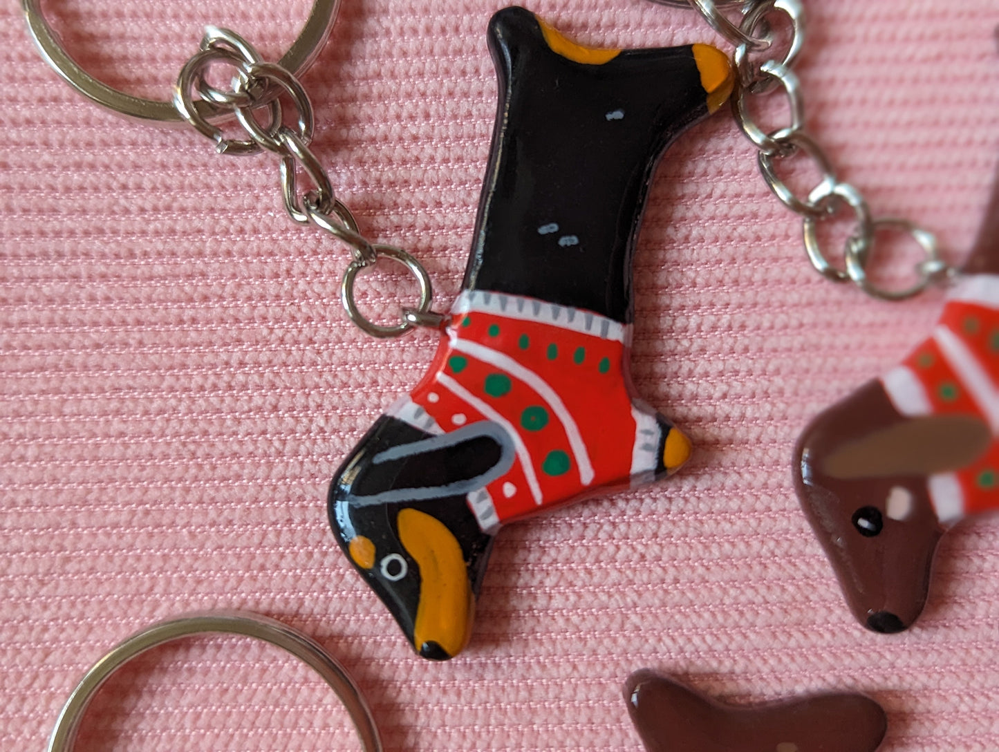 Porte clé teckel pull de Noël