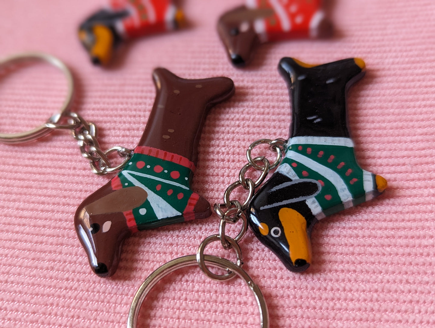 Porte clé teckel pull de Noël