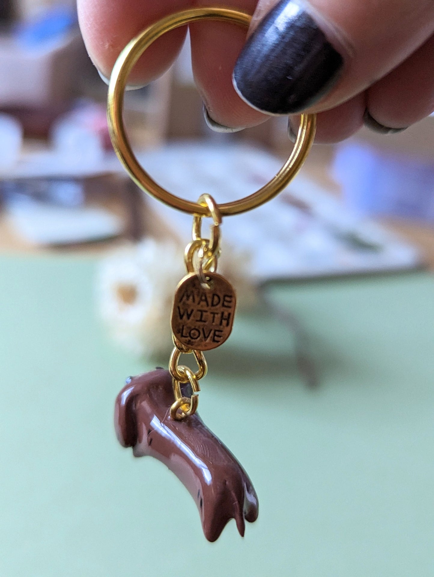 porte clé doré mini teckel