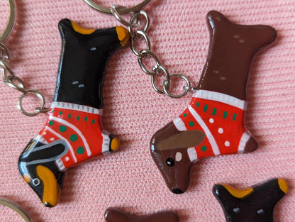 Porte clé teckel pull de Noël