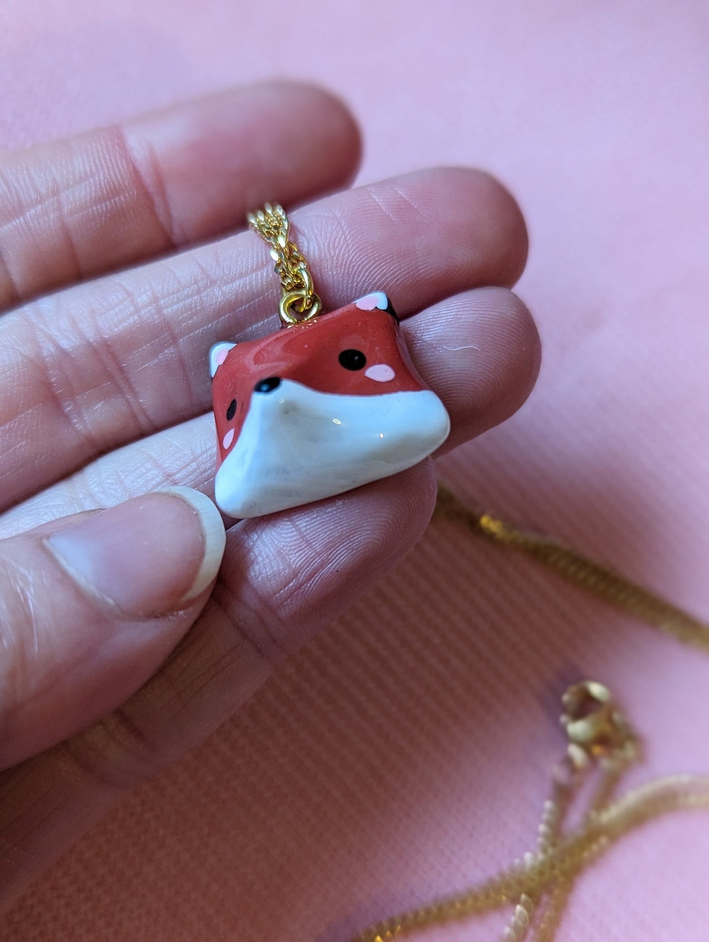Collier orné d'une tête de renard